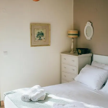 La Casa Rossa فيلة Áyios Nikítas