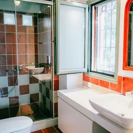 La Casa Rossa * Áyios Nikítas