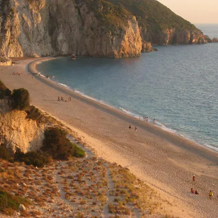 La Casa Rossa Áyios Nikítas