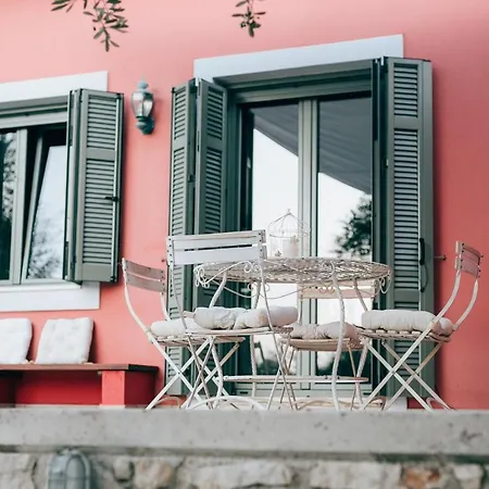 La Casa Rossa Villa *