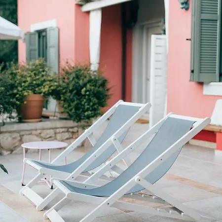 La Casa Rossa * Agios Nikitas