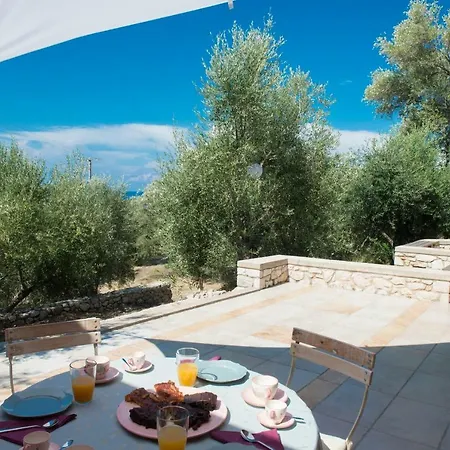 La Casa Rossa Villa *