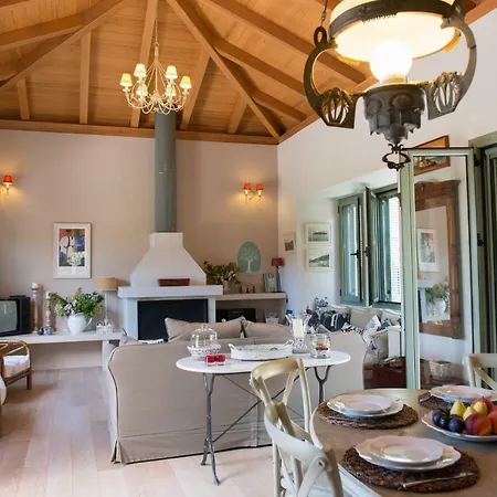 Villa La Casa Rossa Agios Nikitas