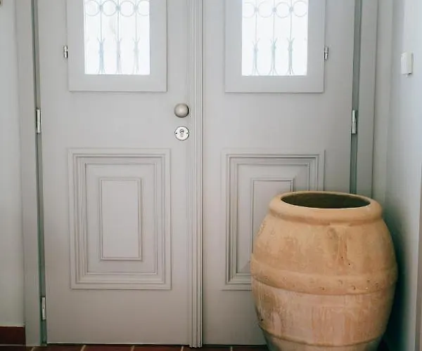 La Casa Rossa Áyios Nikítas