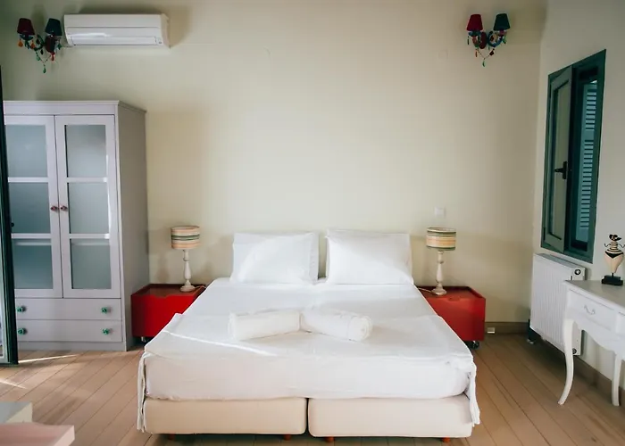 La Casa Rossa * Áyios Nikítas